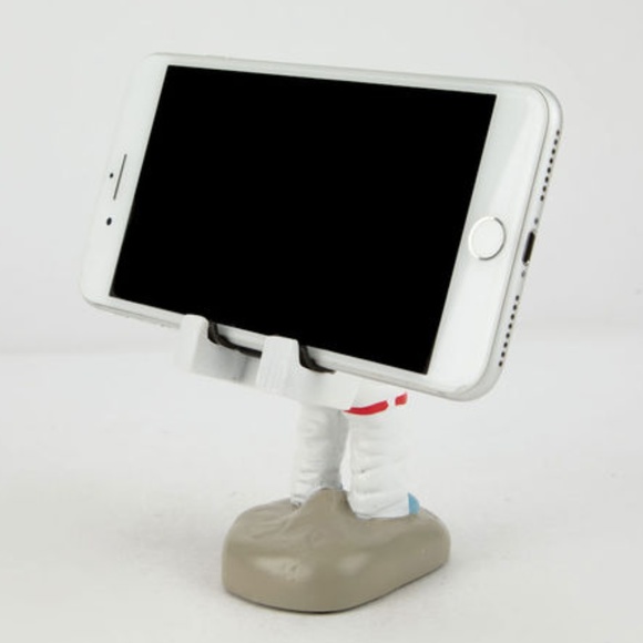 Spaceman Astronaut Phone Stand Charging Dock - Picture 2 of 8